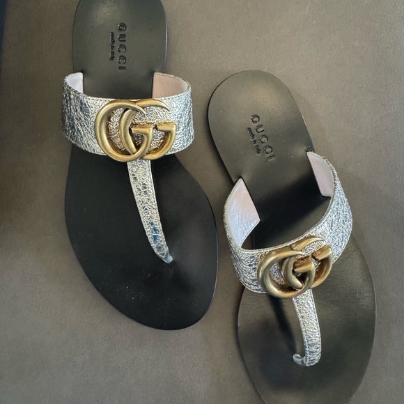 Gucci Women's Black and Gold Sandals - Picture 1 of 3